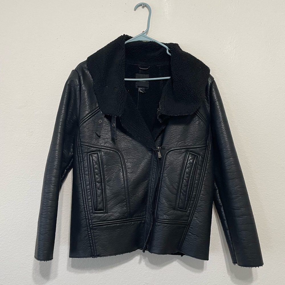 FOREVER21 Back Sherpa Leather Jacket